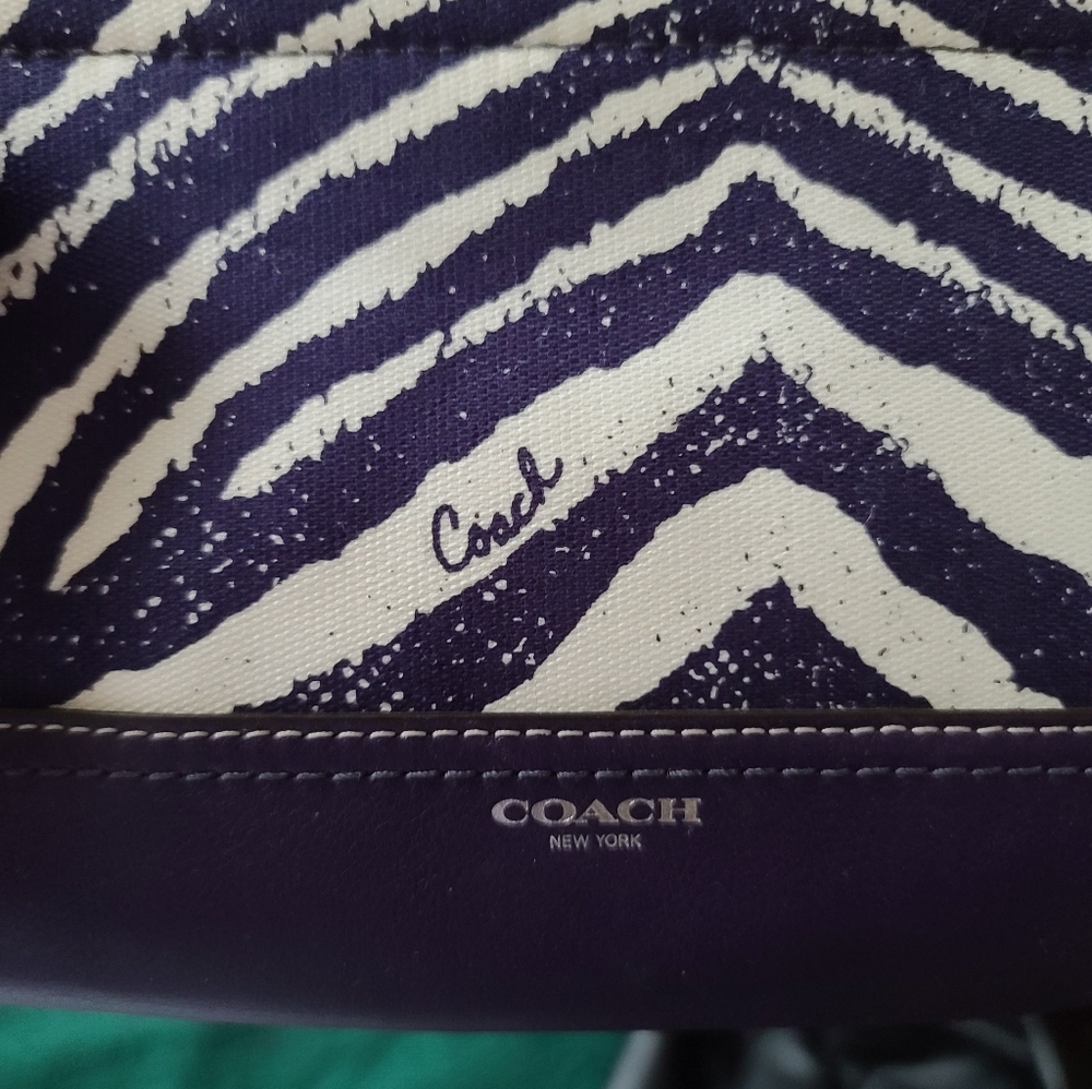 Purses - Picture 5 of 15